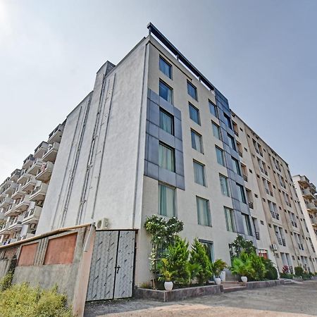 Townhouse Classio Suites Shirdi Exterior foto