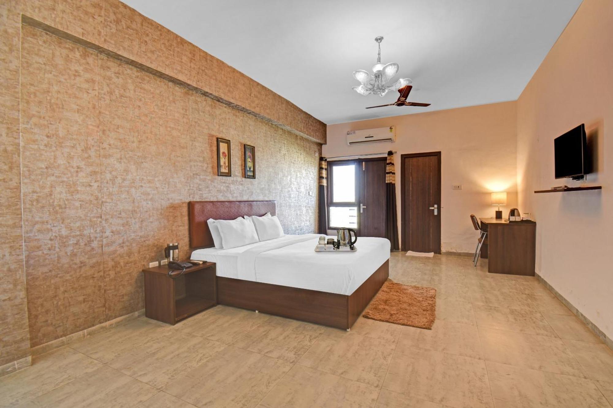 Townhouse Classio Suites Shirdi Exterior foto